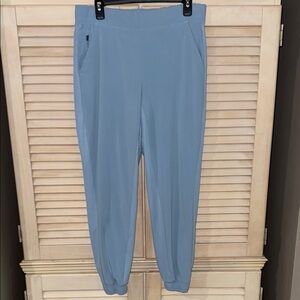 LN ATHLETA LINED BROOKLYN JOGERS SIZE 6-fits like a Medium LOTS OF POCKETS